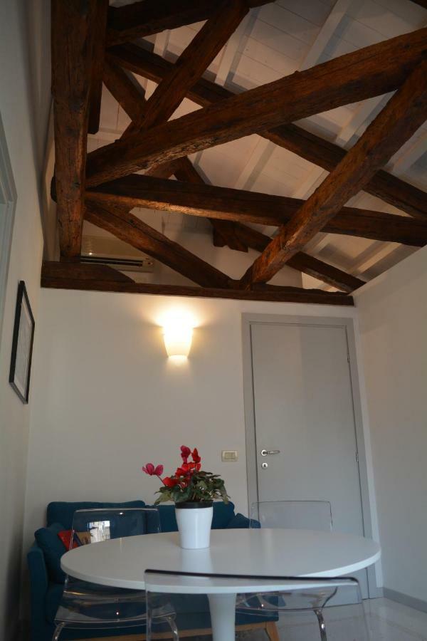 Yellow House Apartment Venedig