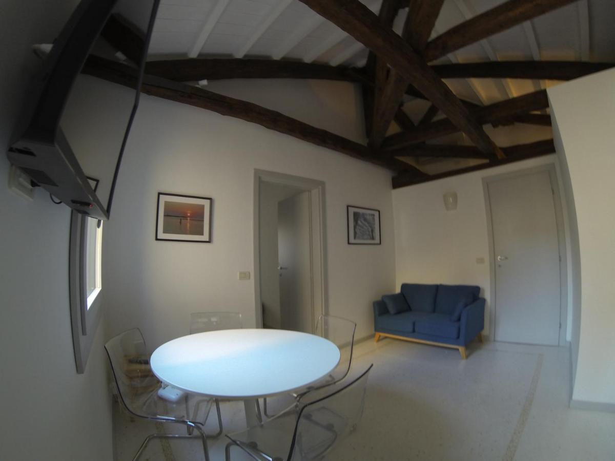 Yellow House Appartement *